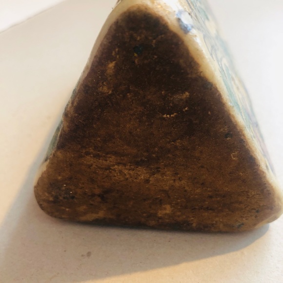 POTTERY VINTAGE, PERSIAN hand painted  TRI angle vasebirds - Picture 8 of 8